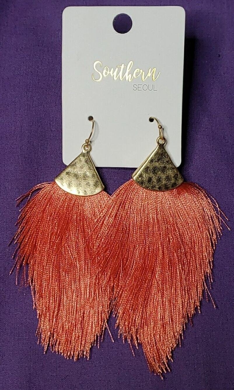 Southern Seoul Long Coral Colored Tassel Fringe Earrings, Hammered Gold Tone NWT